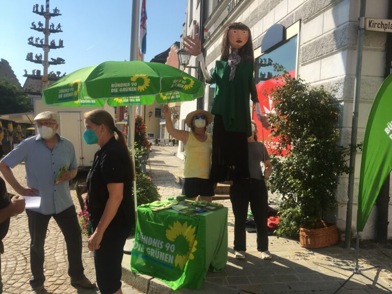 Wahlkampf des OV Cham mit der Direktkandidatin Tina Winklmann